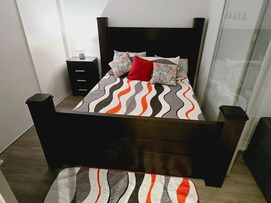 Stylish Luxe Apartment 1 Bedrom With Sofa Bed Торонто