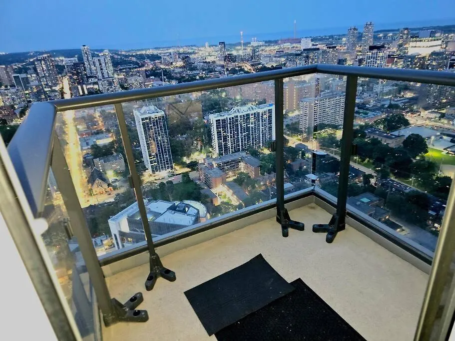Stylish Luxe Apartment 1 Bedrom With Sofa Bed Торонто