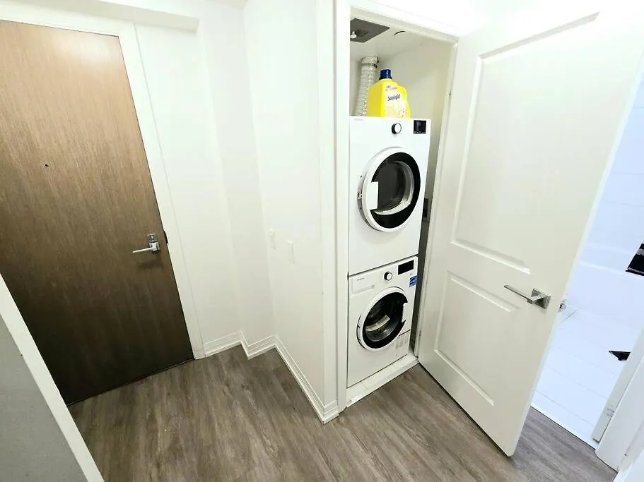 Stylish Luxe Apartment 1 Bedrom With Sofa Bed Торонто